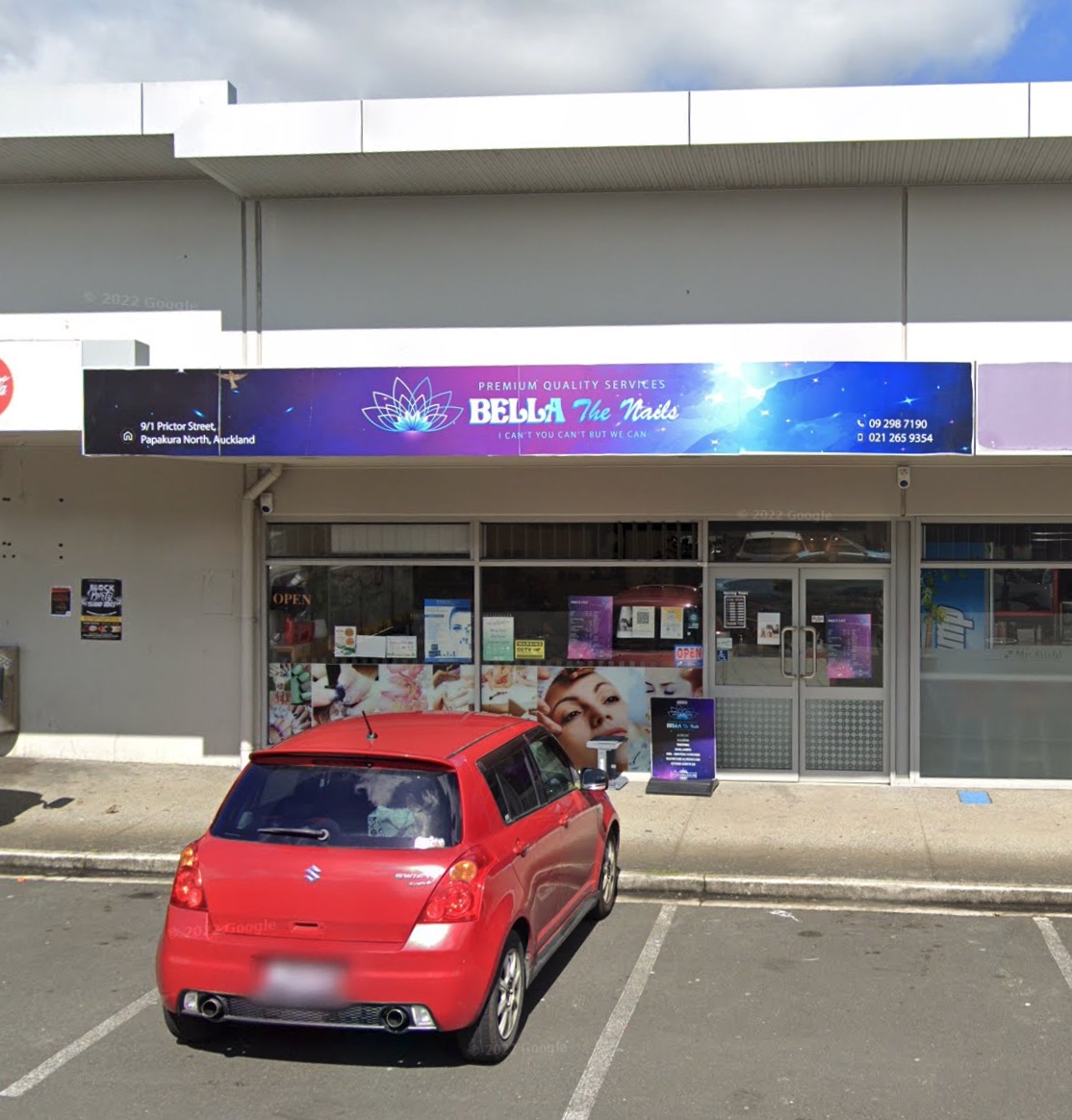 Bella The Nails large format sign