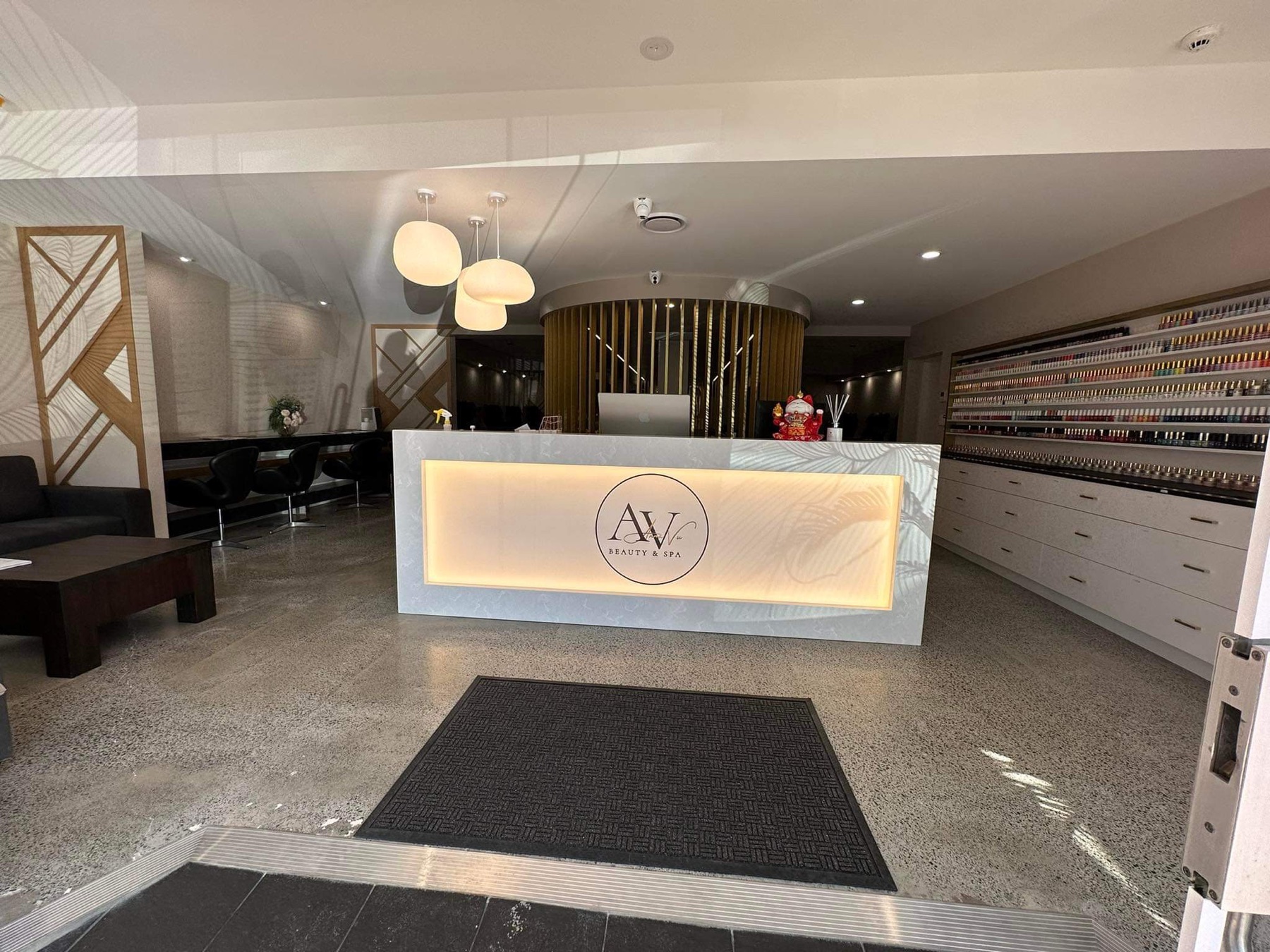 AV Beauty Spa shopfront signage
